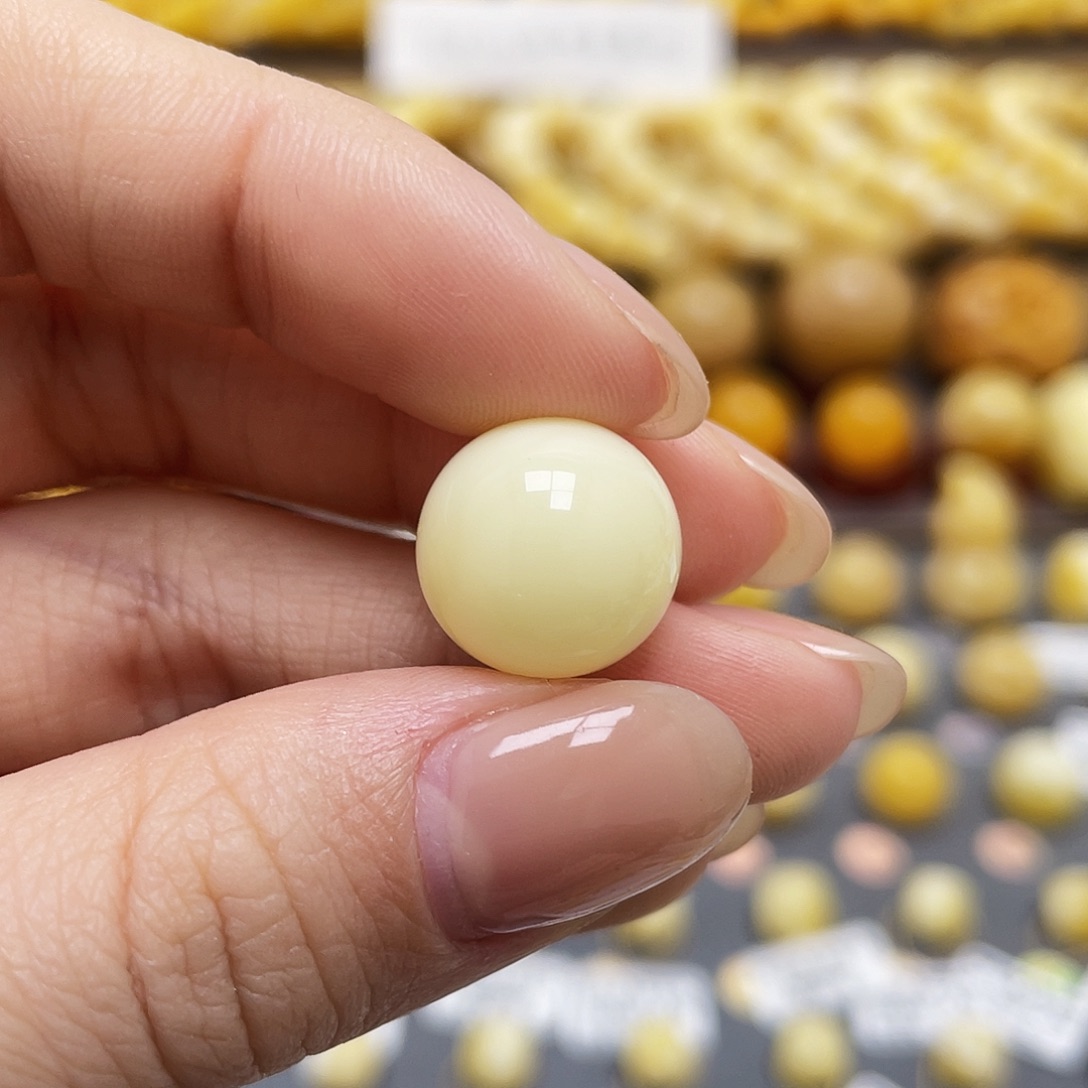 琥珀裸石未镶嵌蜜蜡圆珠13.9mm皮线
