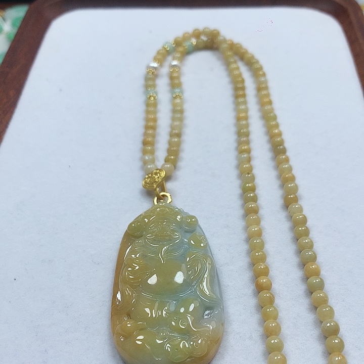 翡翠颈饰未镶嵌吊坠