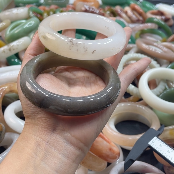 王***子石英质玉未镶嵌珠宝奇石60