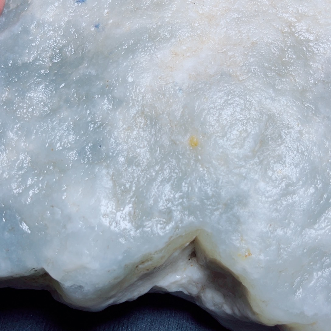 和田玉（糖玉）未镶嵌珠宝奇石