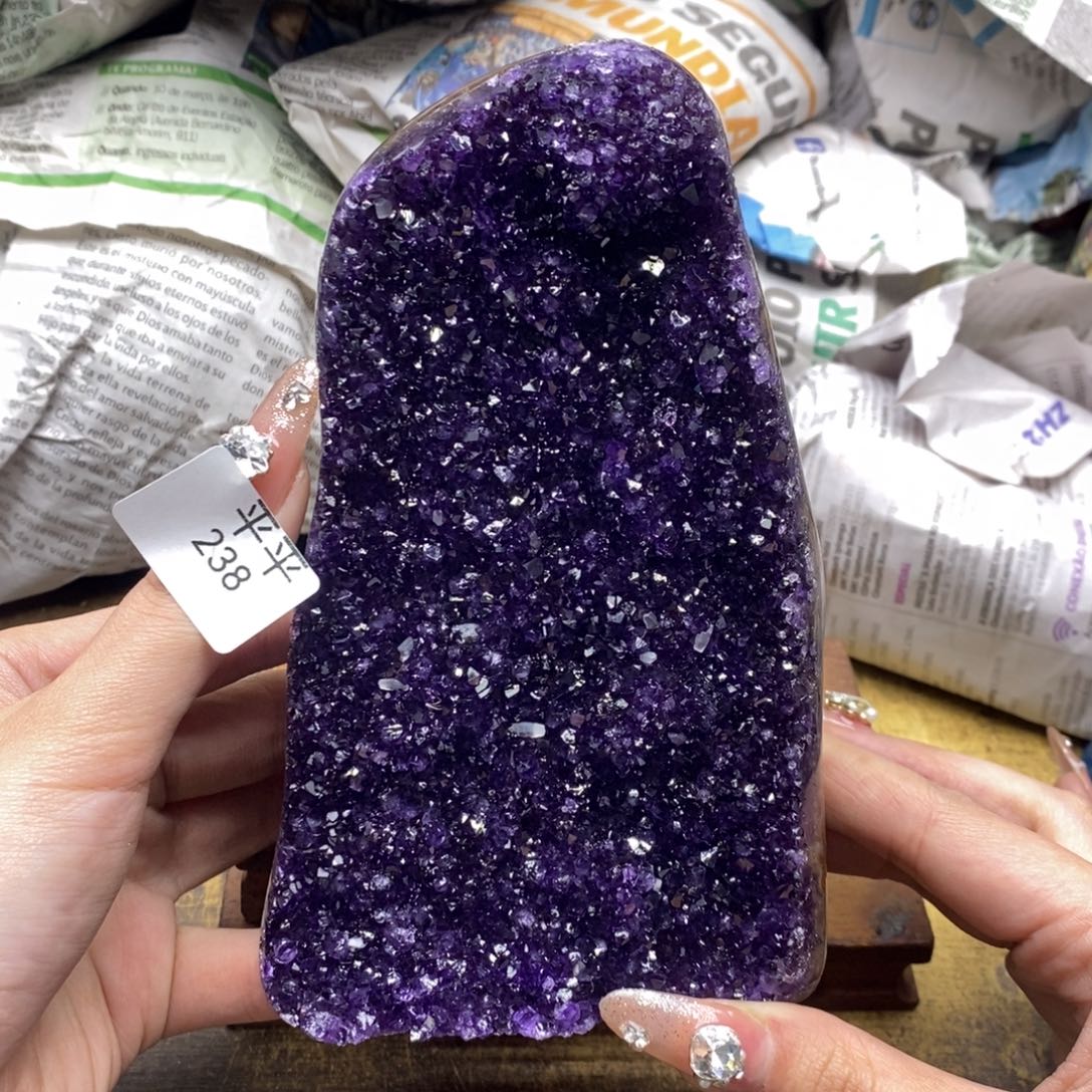 紫晶乌拉圭未镶嵌