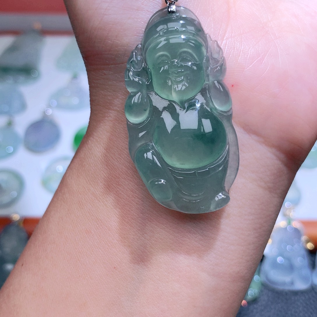 翡翠18K金镶嵌颈饰财神爷