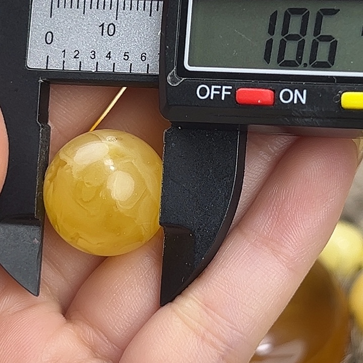 蜜蜡未镶嵌裸石蜜蜡70