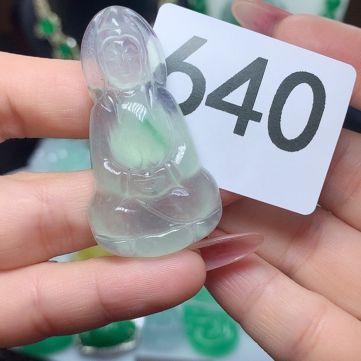 翡翠吊坠(赠链)未镶嵌