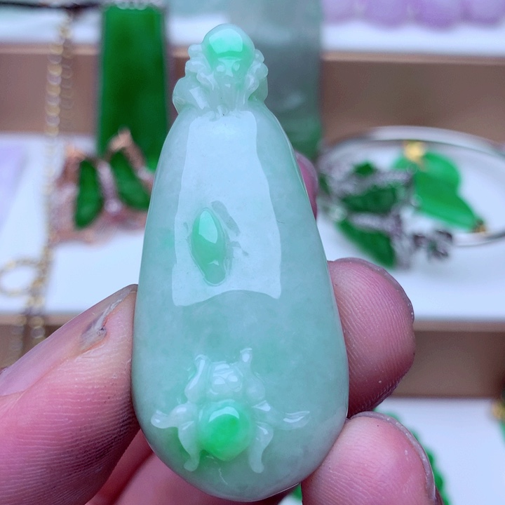 翡翠未镶嵌吊坠(不含链)