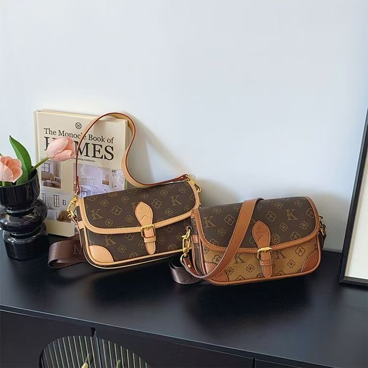 直播间用户专享斜挎包复古小方包女士拼色轻奢时尚圆筒