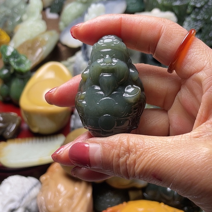 胖***胖和田玉未镶嵌颈饰