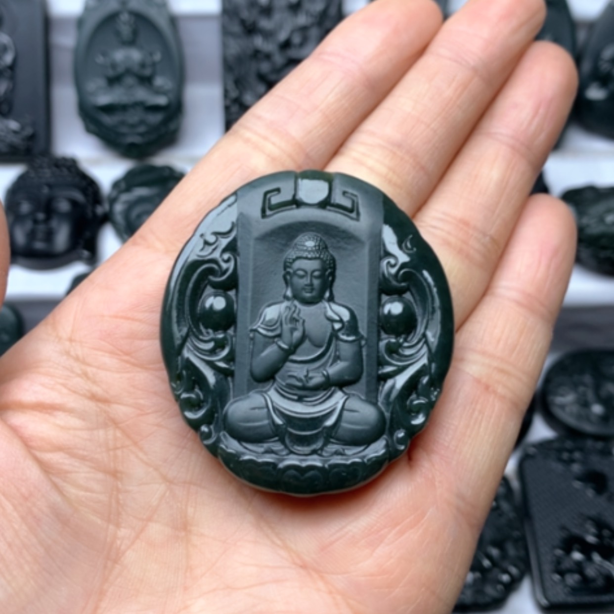 【闪购商品】和田玉颈饰未镶嵌双面雕刻