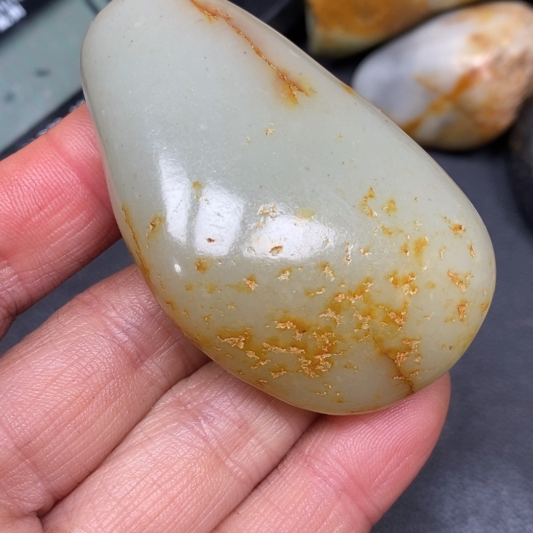 和田玉未镶嵌珠宝奇石