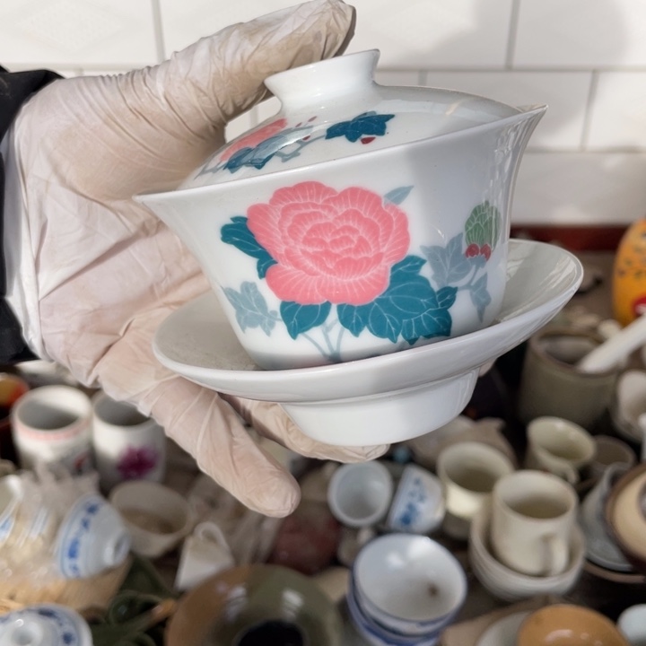 摆件陶瓷盘子碗砂锅都有