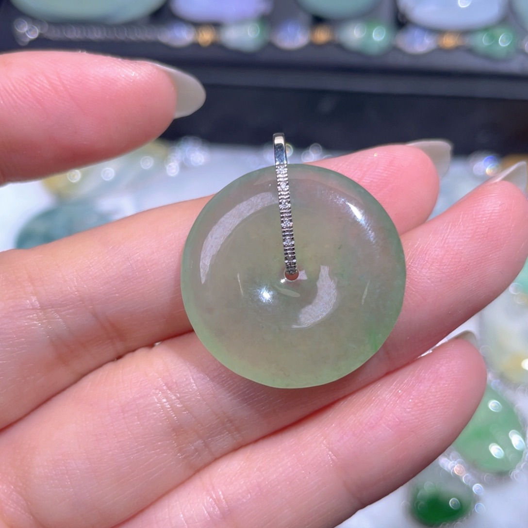 颈饰18K金镶嵌翡翠翡翠