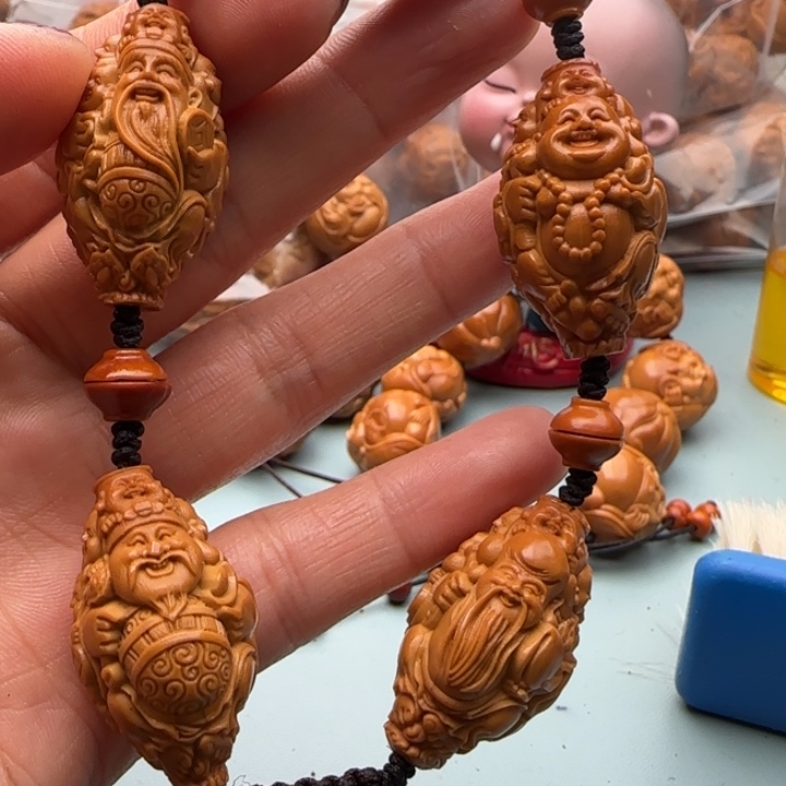 橄榄核手串雕刻工艺