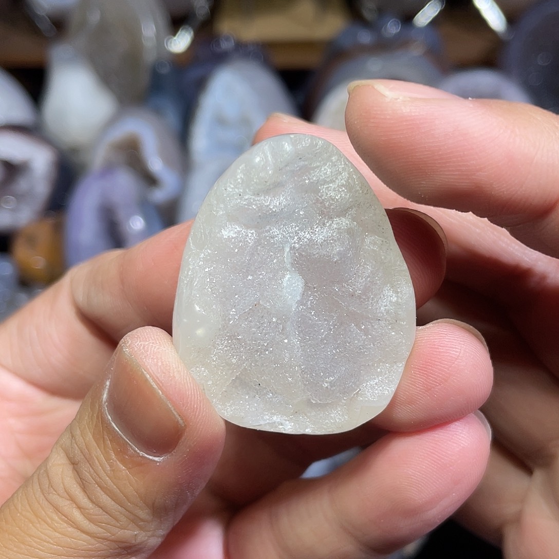 未镶嵌水晶大型摆件（非配饰）