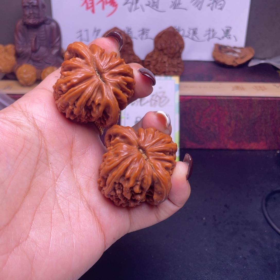 小***長桃核吊坠四座楼福利