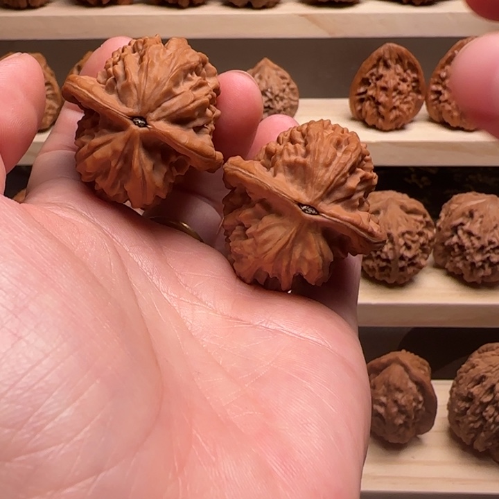 吊坠文玩核桃大红袍