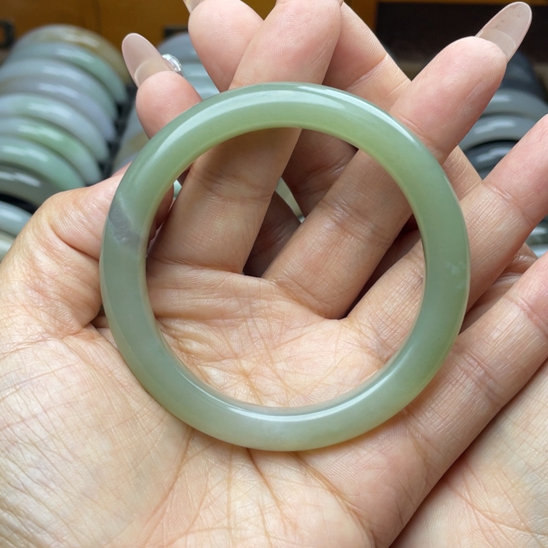 元***弟和田玉未镶嵌手镯