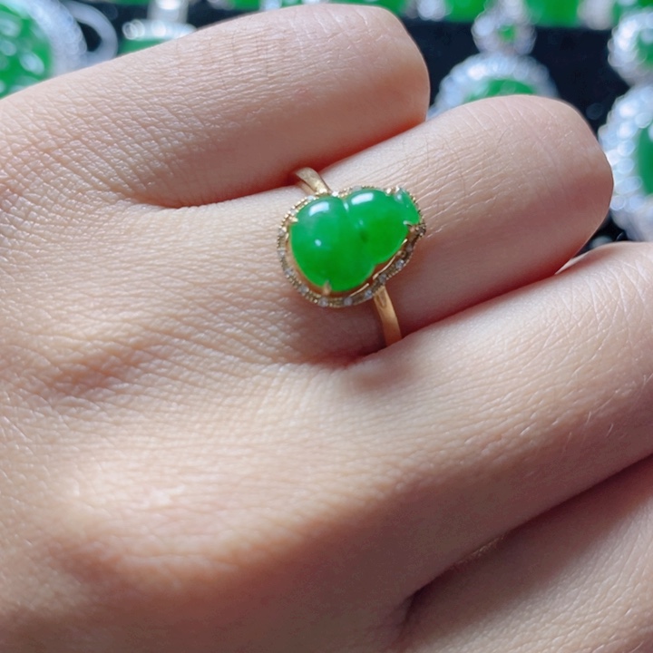 翡翠颈饰18K金镶嵌          