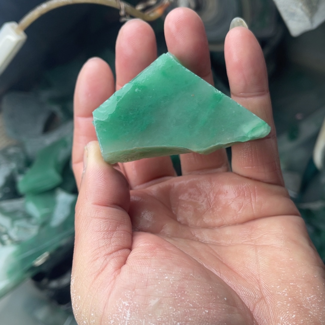 石英质玉颈饰未镶嵌