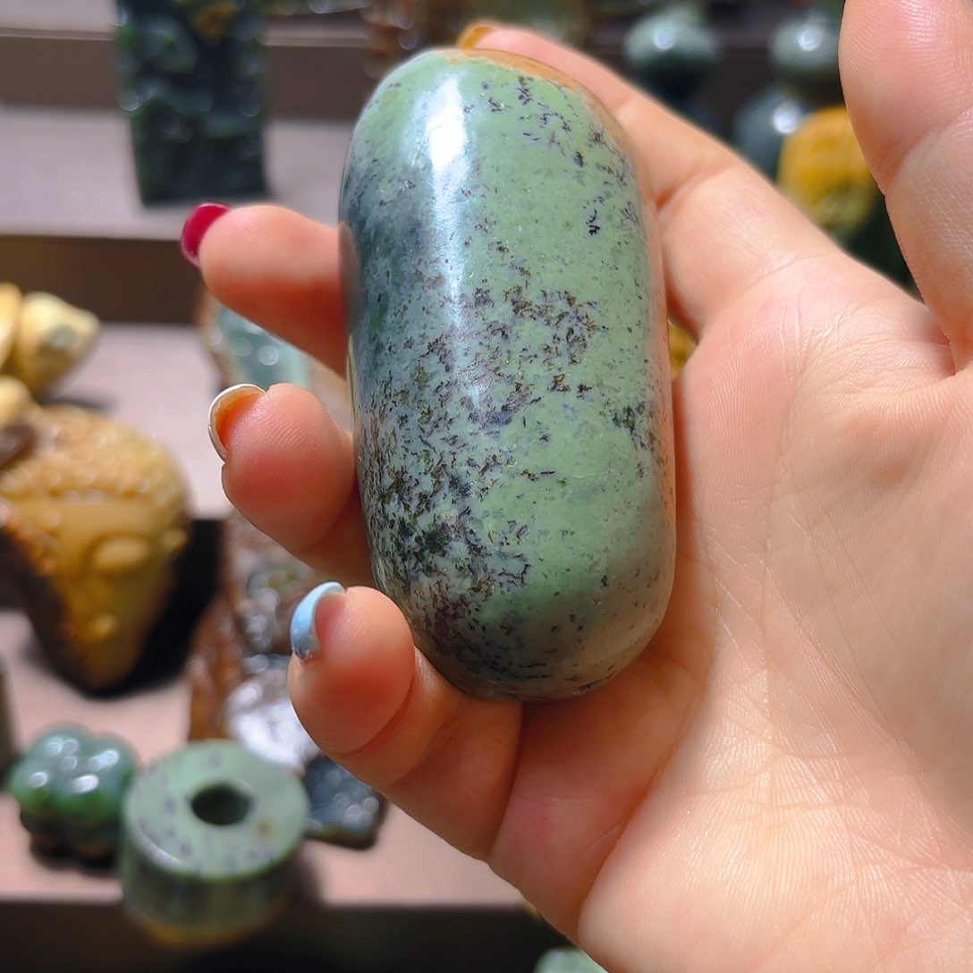 岫岩河磨玉（透闪石质玉）未镶嵌颈饰顺*针