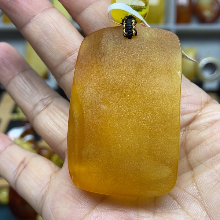 琥珀未镶嵌裸石吊坠