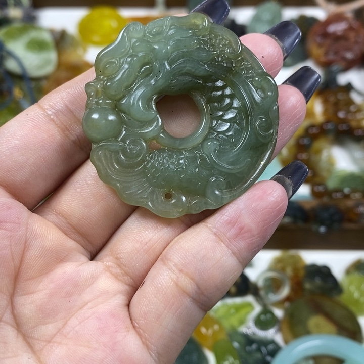 未镶嵌蛇纹石玉车挂