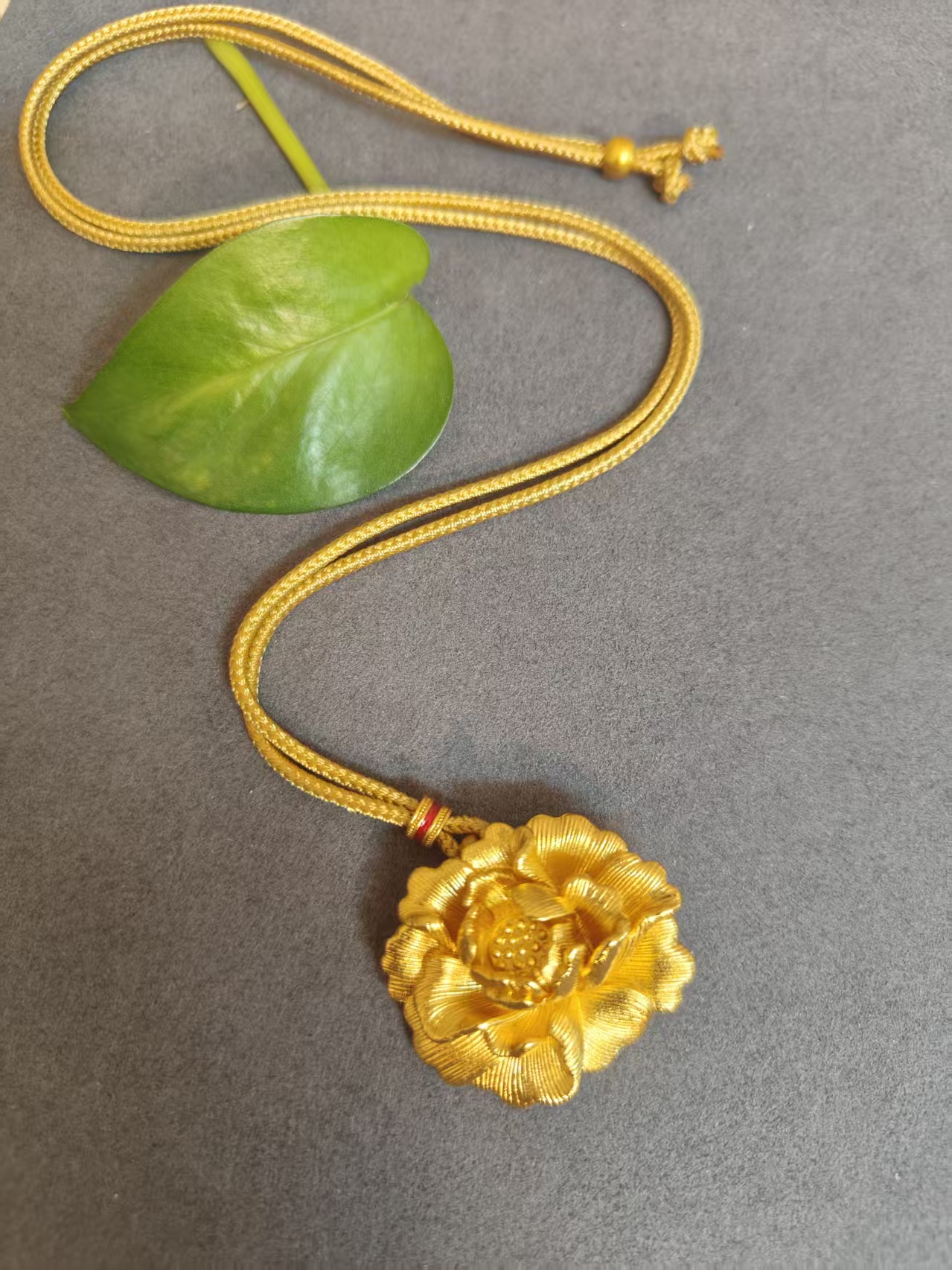  爆款立体雕刻花朵B23