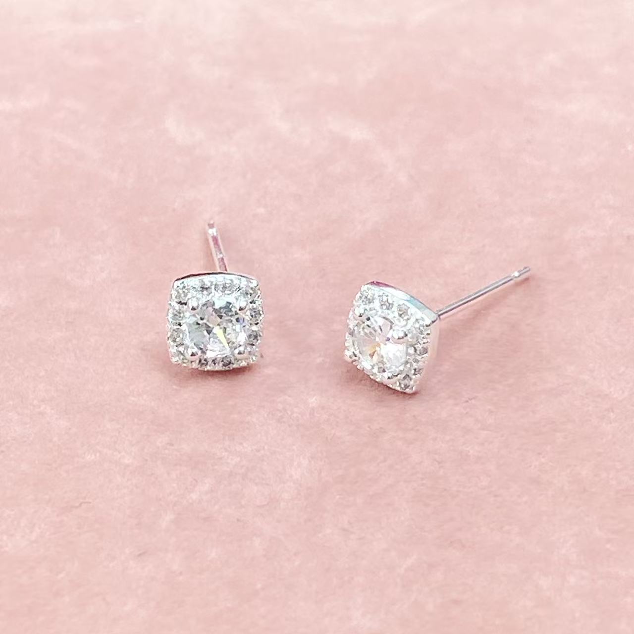 货号8011 方糖银耳钉 无礼盒