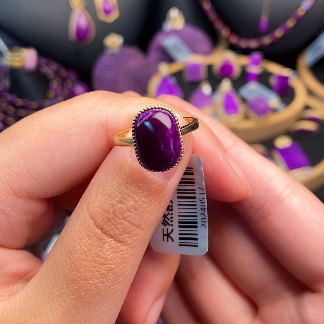 苏纪石（舒俱来）戒指18K金镶嵌