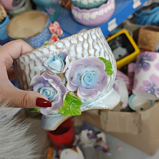 当场拍满15元发货不凑不发，花盆盆口不方不圆有针孔黑点是正常的，