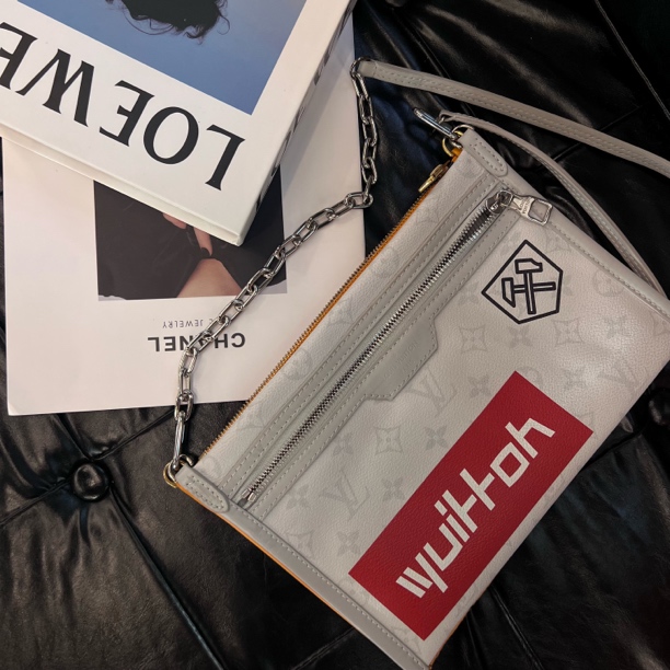 99新 LouisVuitton/路易威登 19年秀款二合一信封链条包