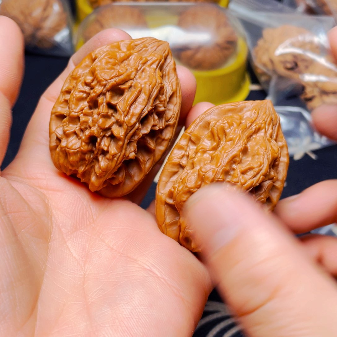 吊坠文玩核桃却****黏壁虎一对