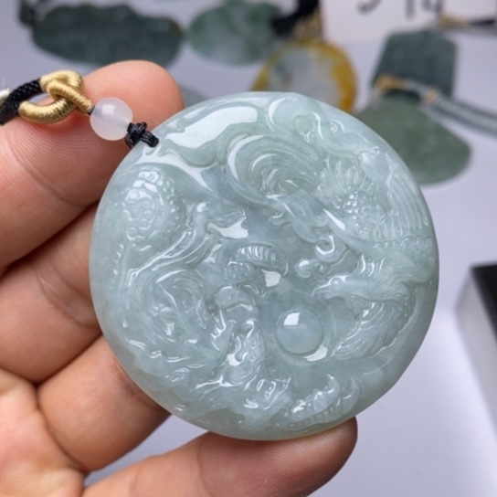 翡翠未镶嵌颈饰翡翠