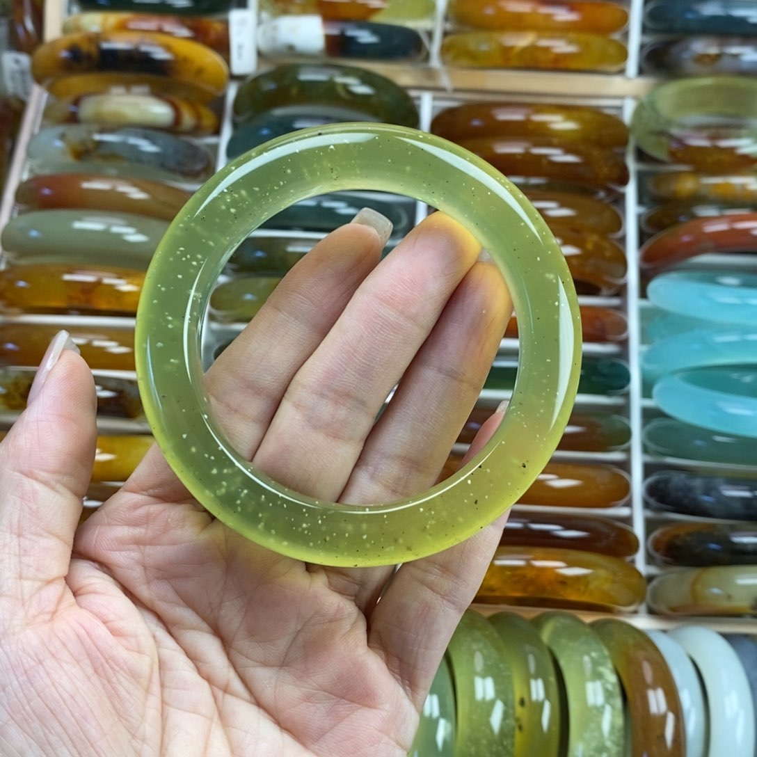 蛇纹石玉未镶嵌手镯60