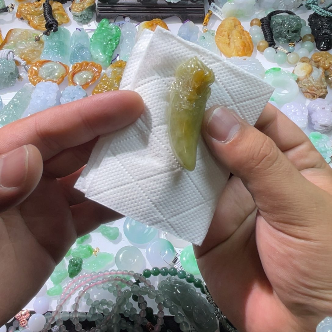 翡翠颈饰未镶嵌天然