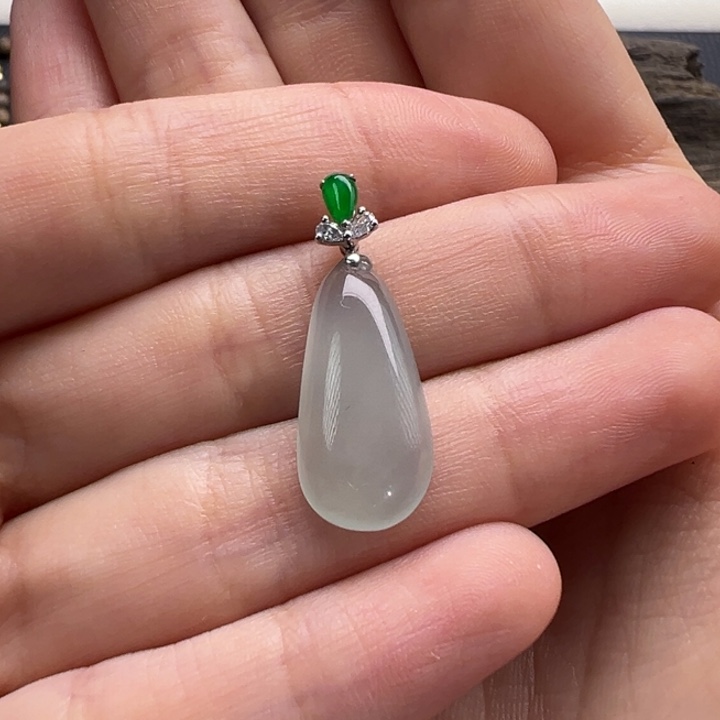 翡翠18K金镶嵌颈饰Y福瓜