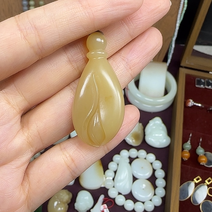 颈饰未镶嵌和田玉