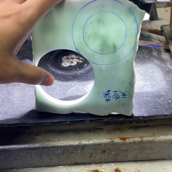 毅***定制翡翠未镶嵌手镯