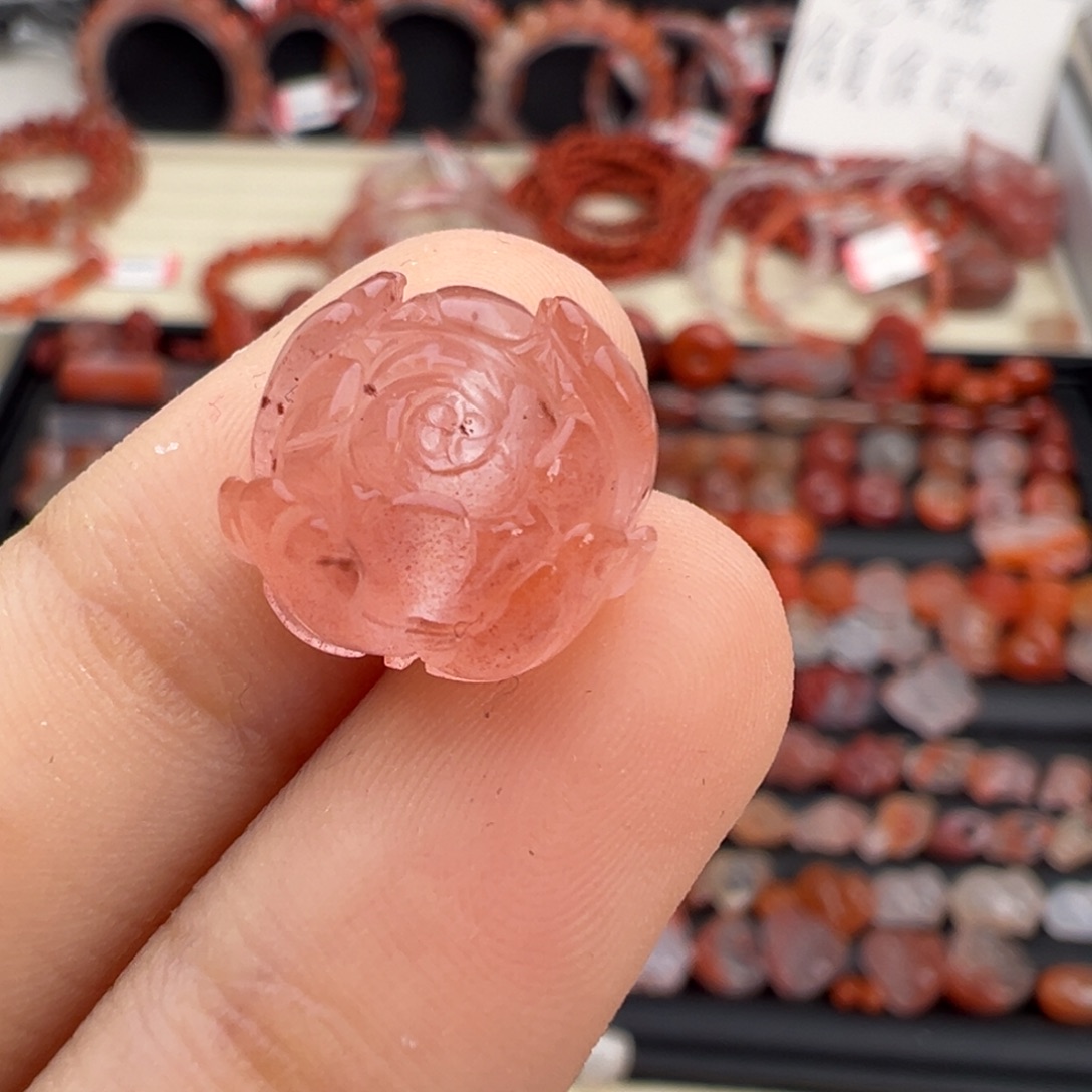 南红玛瑙未镶嵌颈饰牡丹花