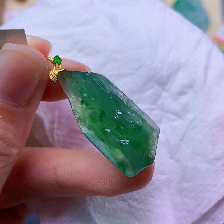 翡翠未镶嵌吊坠(不含链) 5654