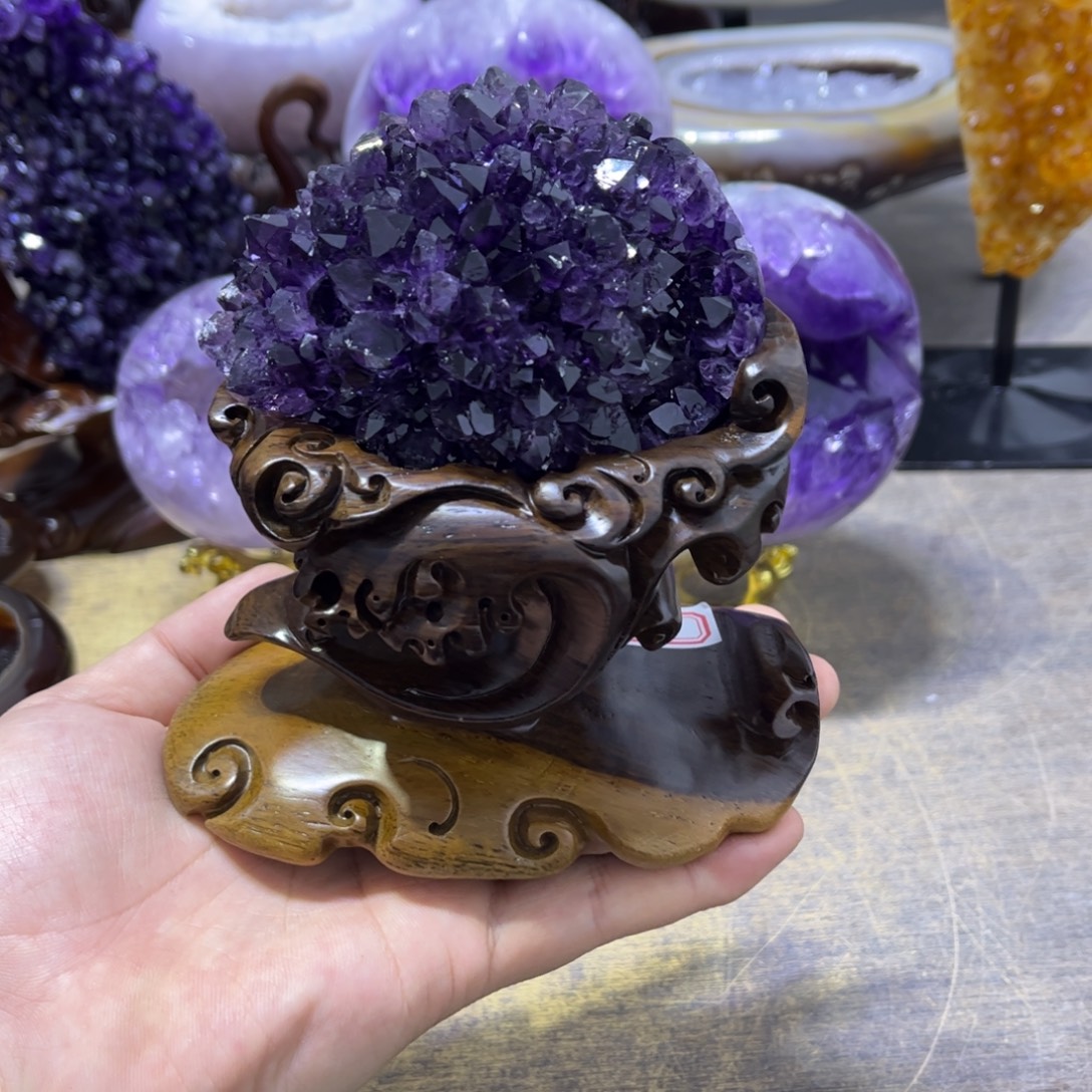 未镶嵌水晶大型摆件（非配饰）