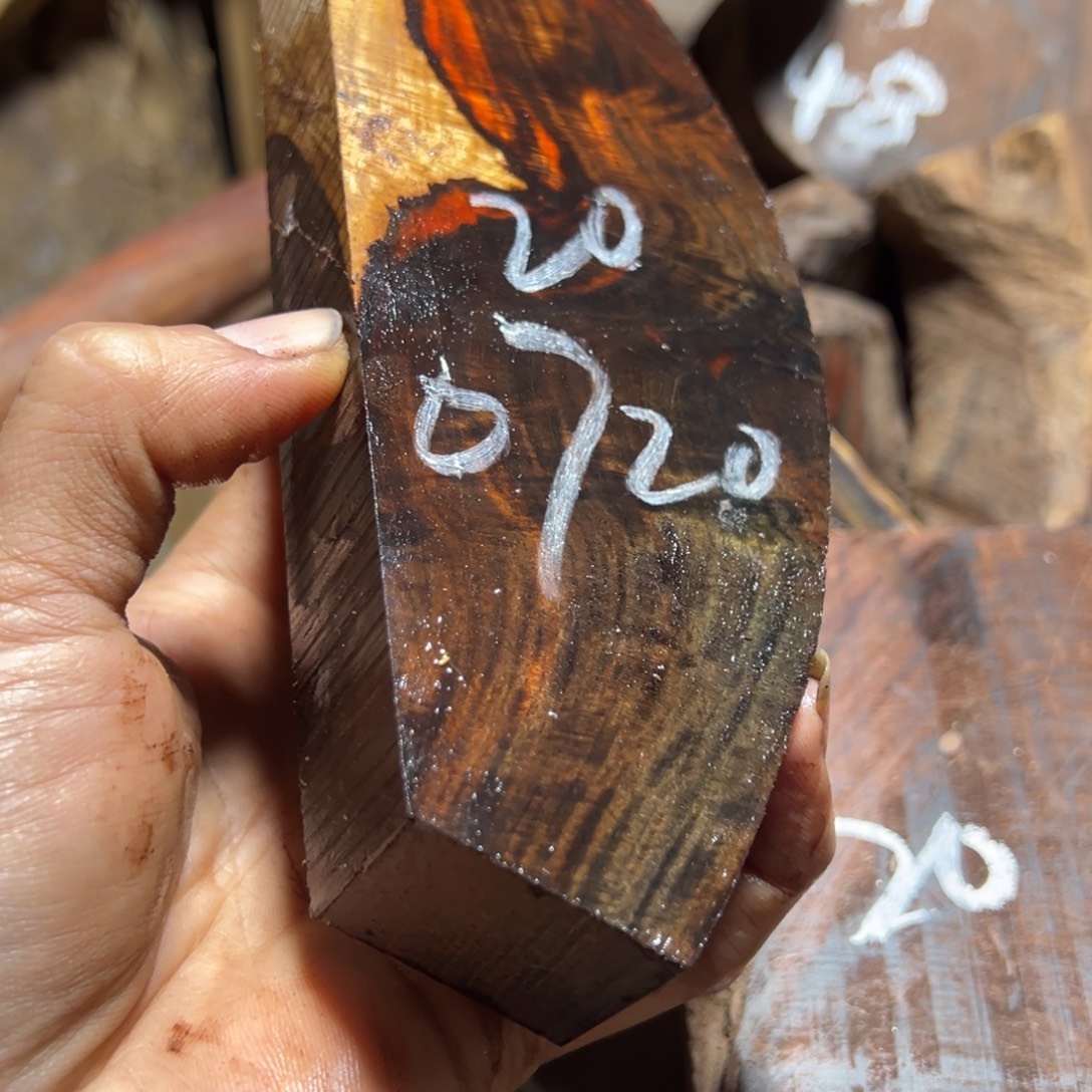 0***0交趾黄檀（大红酸枝）