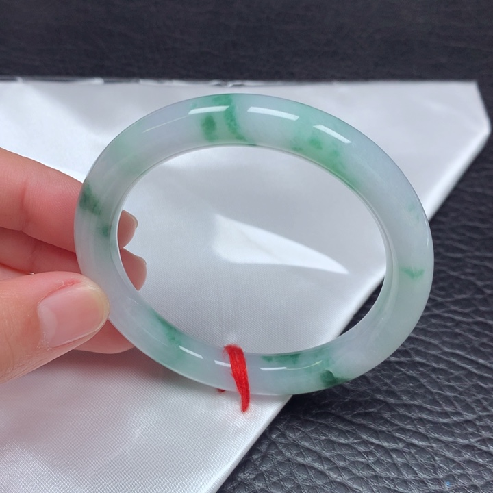 翡翠手镯（圆镯）未镶嵌