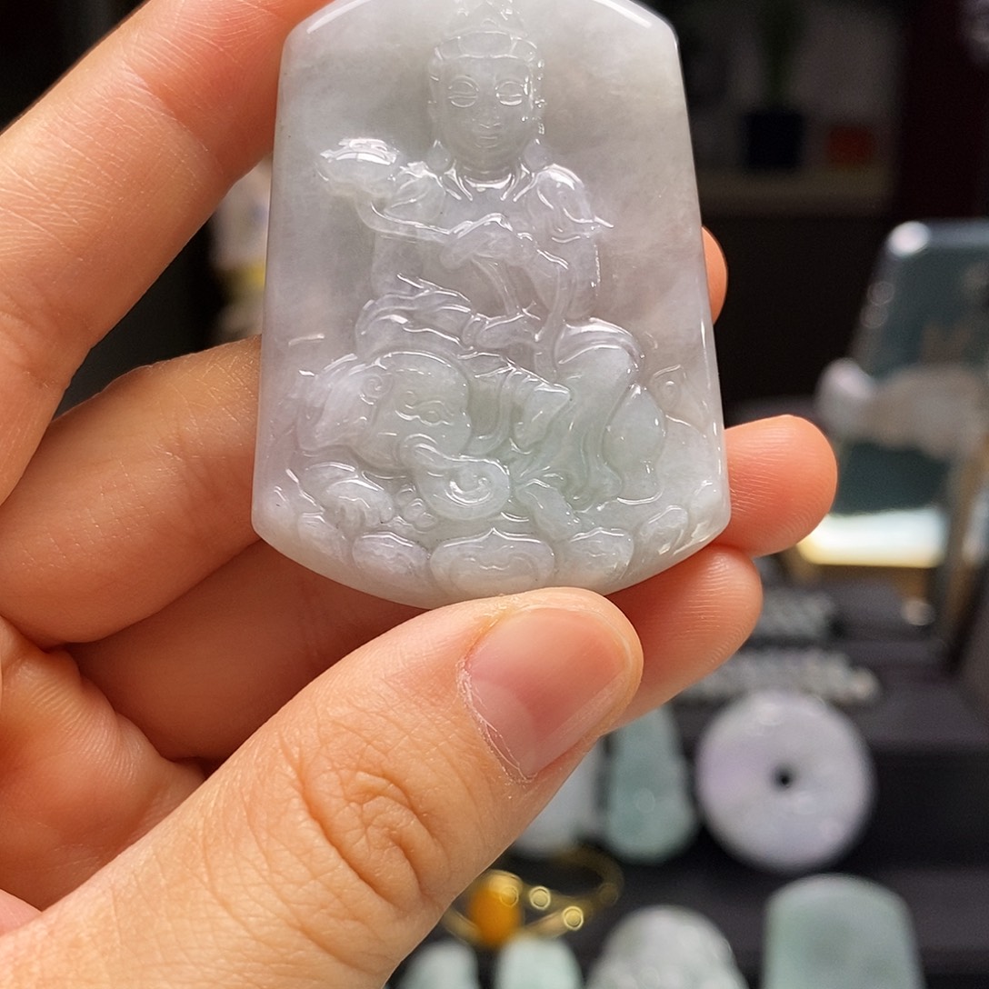 翡翠未镶嵌颈饰普贤