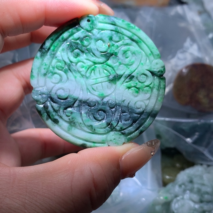 翡翠未镶嵌颈饰保真天然A货翡翠