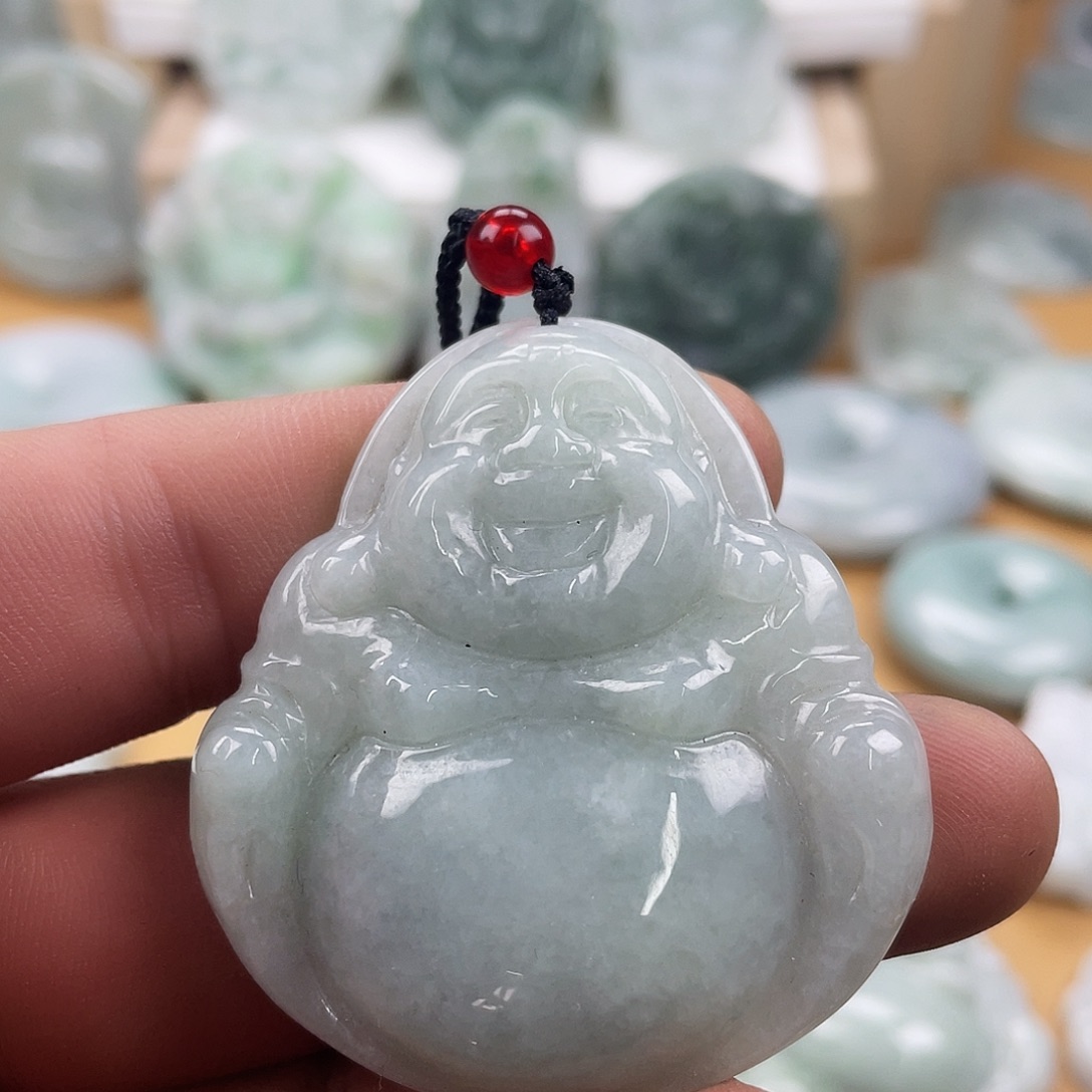 翡翠未镶嵌颈饰佛公