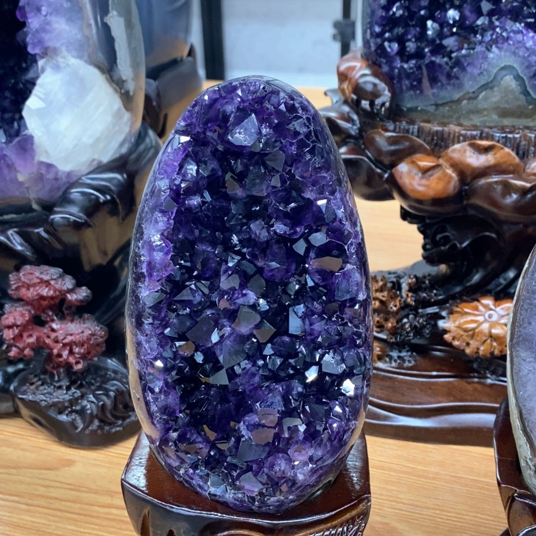 紫晶未镶嵌大型摆件（非配饰）