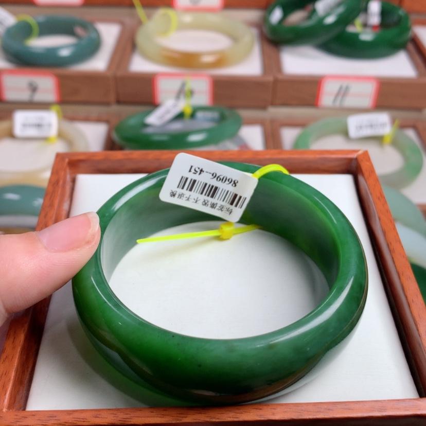 【闪购商品】和田玉手镯未镶嵌