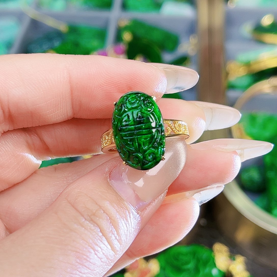 翡翠颈饰银S925镶嵌戒指