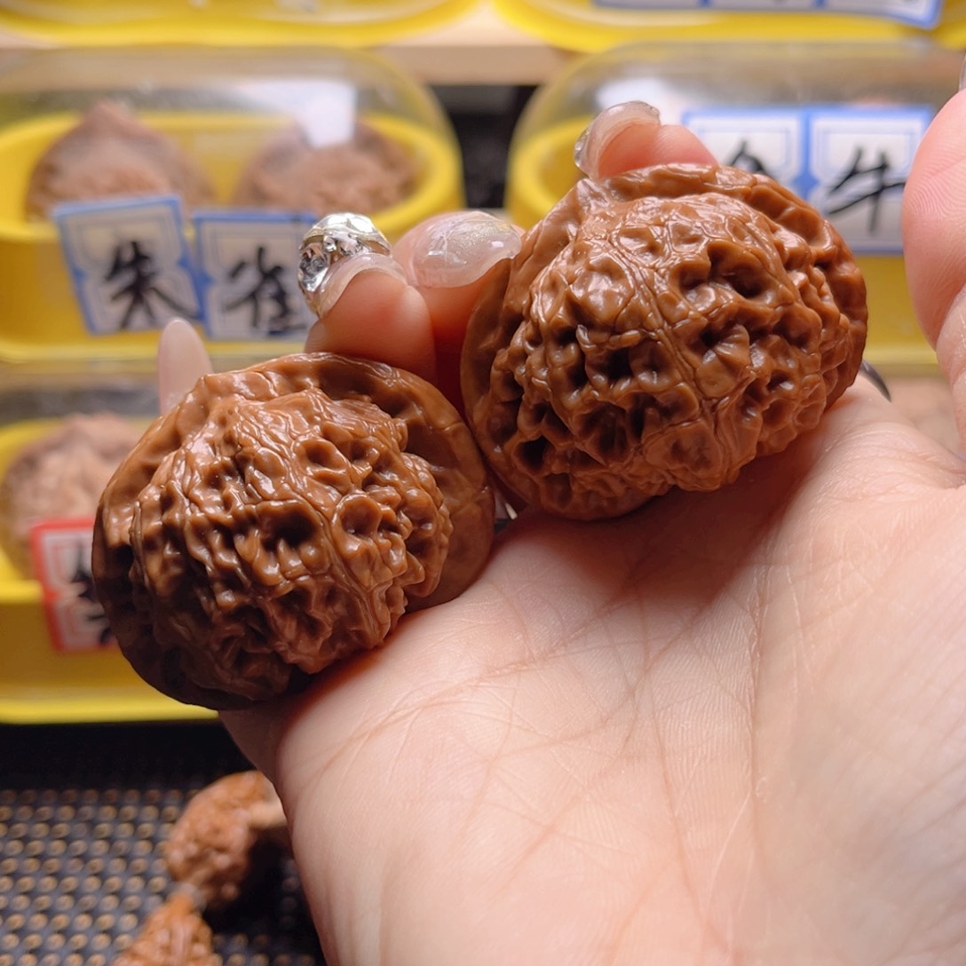 文玩核桃把件宫灯