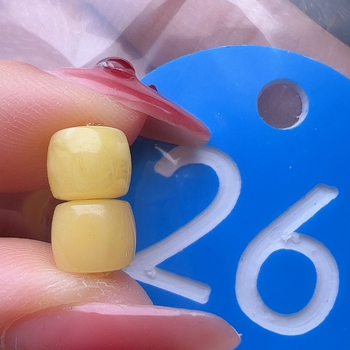 蜜蜡裸石未镶嵌6.8mm 直切